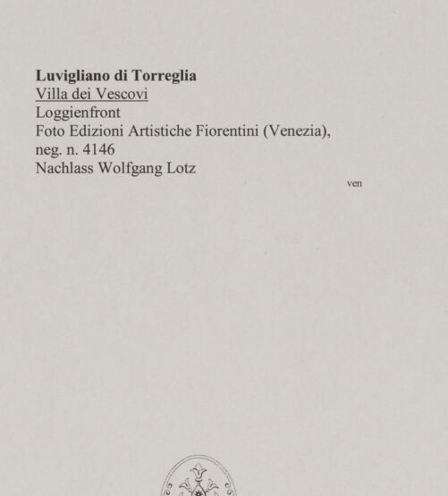 Rückseite von Edizioni Artistiche Fiorentini (Venezia) [https://rightsstatements.org/page/CNE/1.0/] Villa dei VescoviEingangsfassade / Westfassade - Gesamtaufnahme aus Südwesten, bh582677_recto. Foto.