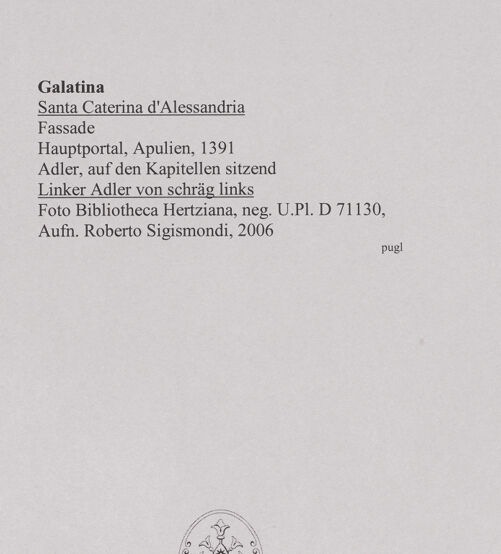 Rückseite von Bibliotheca Hertziana [http://creativecommons.org/licenses/by-nc-sa/4.0/] HauptportalAdler, auf den Kapitellen sitzend - Linker Adler von schräg links, bh585802_recto. Foto: Sigismondi, Roberto.