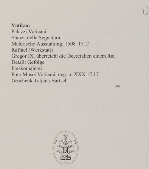 Rückseite von Musei Vaticani [https://www.deutsche-digitale-bibliothek.de/content/lizenzen/rv-ez/] Malerische AusstattungGregor IX. überreicht die Decretalien einem Rat - Detail: Gefolge, bh587541_recto. Foto.