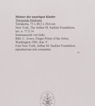 Rückseite von New York, Arthur M. Sackler Foundation [https://rightsstatements.org/page/CNE/1.0/] Thronende Madonna - Seitenansicht von links, bh589533_recto. Foto.