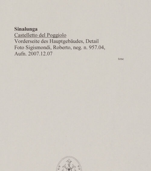 Rückseite von Sigismondi, Roberto [https://rightsstatements.org/page/CNE/1.0/] Castelletto del Poggiolo - Vorderseite des Hauptgebäudes, Detail, bh589657_recto. Foto: Sigismondi, Roberto.