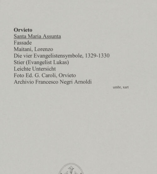 Rückseite von Ed. G. Caroli, Orvieto [https://www.deutsche-digitale-bibliothek.de/content/lizenzen/rv-fz/] Die vier EvangelistensymboleStier (Evangelist Lukas) - Gesamtansicht aus leichter Untersicht, bh590757_recto. Foto.