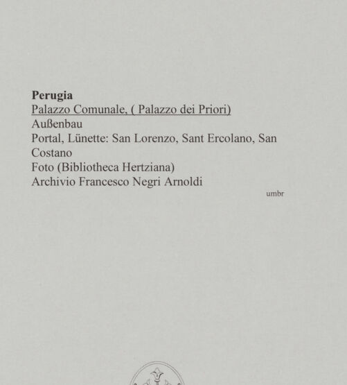 Rückseite von unbekannt [https://www.deutsche-digitale-bibliothek.de/content/lizenzen/rv-fz/] Palazzo dei Priori - Portal, Lünette:  San Lorenzo, Sant' Ercolano, San Costano, bh590780_recto. Foto.