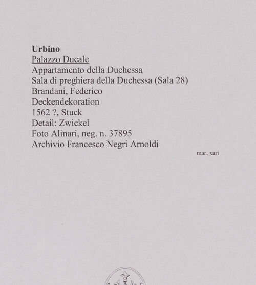 Rückseite von Alinari [https://www.deutsche-digitale-bibliothek.de/content/lizenzen/rv-ez/] Fünf Deckenreliefs - Detail: Zwickel, bh591122_recto. Foto.