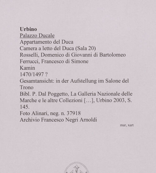 Rückseite von Alinari [https://www.deutsche-digitale-bibliothek.de/content/lizenzen/rv-ez/] Kamin - Gesamtansicht: in der Aufstellung  im Salone del Trono, bh591124_recto. Foto.