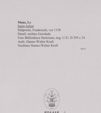 Rückseite von Bibliotheca Hertziana [https://rightsstatements.org/page/CNE/1.0/] Südportal - Detail: rechtes Gewände, bh591415_recto. Foto: Kruft, Hanno-Walter.