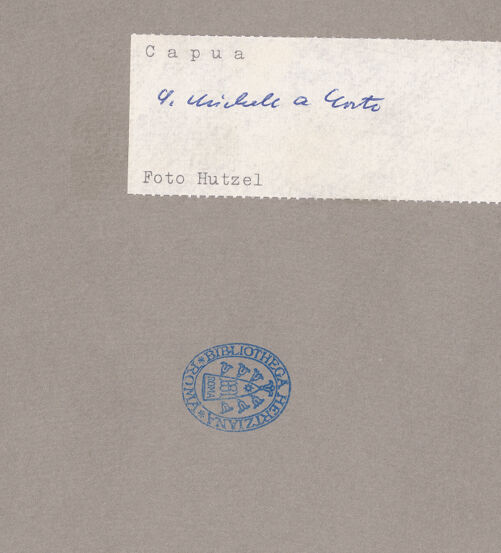 Rückseite von Hutzel, Max [https://www.deutsche-digitale-bibliothek.de/content/lizenzen/rv-ez/] Der Erzengel Michael vertreibt einen aufrührerischen Engel aus dem Himmel - Gesamtansicht, bh593418_recto. Foto: Hutzel, Max.