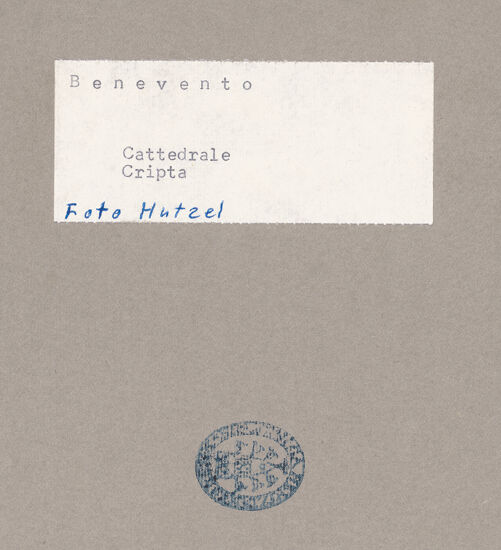 Rückseite von Savio, Oscar [https://www.deutsche-digitale-bibliothek.de/content/lizenzen/rv-ez/] Personifikation der Roma - Detail: Rechter Teil, Wölfin mit Romulus und Remus, bh593469_recto. Foto.