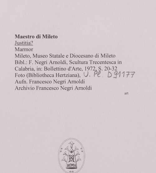 Rückseite von Bibliotheca Hertziana [https://www.deutsche-digitale-bibliothek.de/content/lizenzen/rv-fz/] Justitia (?) - Gesamtansicht, bh594628_recto. Foto: Negri Arnoldi, Francesco.