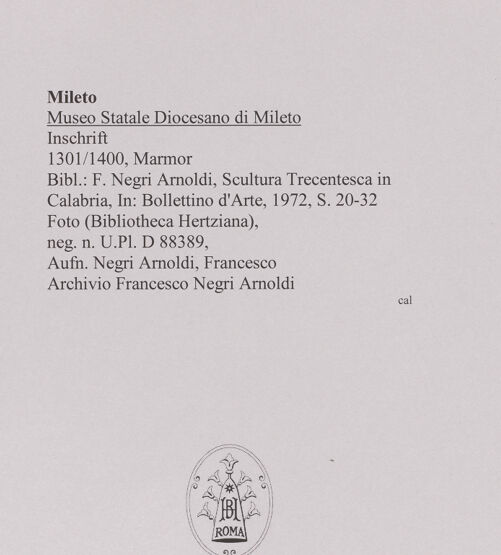 Rückseite von Bibliotheca Hertziana [https://www.deutsche-digitale-bibliothek.de/content/lizenzen/rv-fz/] Inschrift - Gesamtansicht, bh594640_recto. Foto: Negri Arnoldi, Francesco.