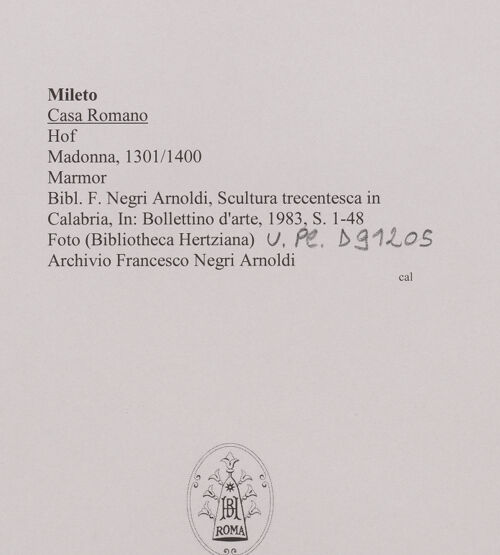 Rückseite von Bibliotheca Hertziana [https://www.deutsche-digitale-bibliothek.de/content/lizenzen/rv-fz/] Madonna - Gesamtansicht, bh594659_recto. Foto.