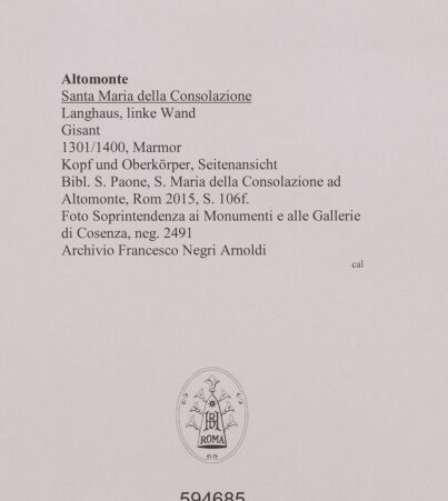 Rückseite von unbekannt [https://www.deutsche-digitale-bibliothek.de/content/lizenzen/rv-fz/] Gisant - Kopf und Oberkörper, seitlich, bh594685_recto. Foto.