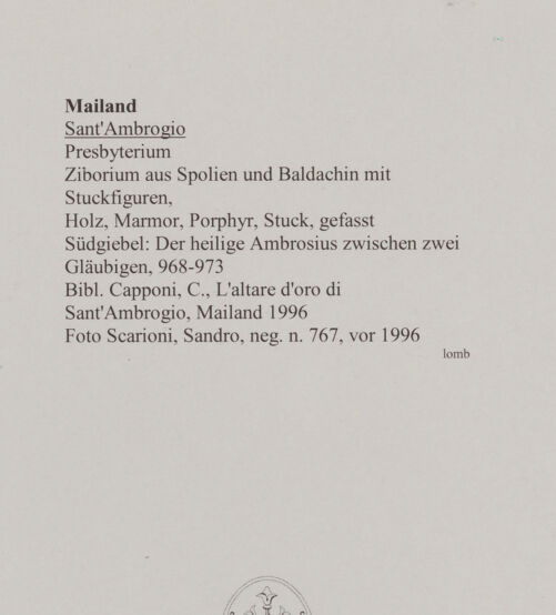 Rückseite von Scarioni, Sandro [https://www.deutsche-digitale-bibliothek.de/content/lizenzen/rv-fz/] Ziborium aus Spolien und Baldachin mit StuckfigurenSüdgiebel: Der heilige Ambrosius zwischen zwei Gläubigen - , bh594979_recto. Foto: Scarioni, Sandro.
