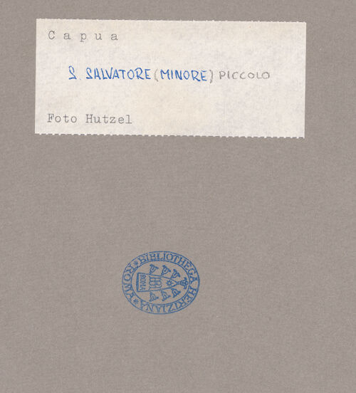 Rückseite von Hutzel, Max [https://www.deutsche-digitale-bibliothek.de/content/lizenzen/rv-ez/] San Salvatore Piccolo - Fassade, Detail, bh595904_recto. Foto: Hutzel, Max.