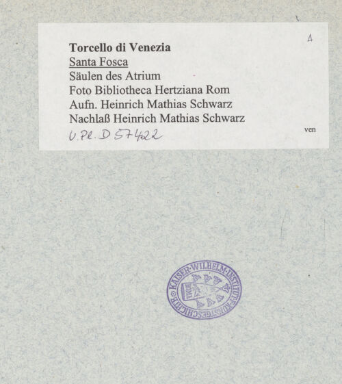 Rückseite von Bibliotheca Hertziana [https://www.deutsche-digitale-bibliothek.de/content/lizenzen/rv-fz/] Santa Fosca - Säulen des Portikus, bh603892_recto. Foto: Schwarz, Heinrich Mathias.