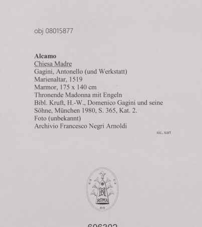 Rückseite von unbekannt [https://www.deutsche-digitale-bibliothek.de/content/lizenzen/rv-fz/] MarienaltarThronende Madonna mit Engeln - Gesamtansicht, bh606302_recto. Foto.