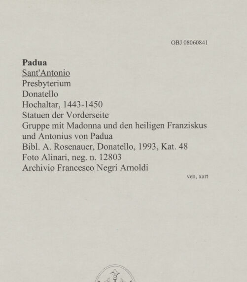 Rückseite von Alinari [https://www.deutsche-digitale-bibliothek.de/content/lizenzen/rv-ez/] HochaltarStatuen der Vorderseite - Gruppe mit Madonna und den Heiligen Franziskus und Antonius von Padua, bh606793_recto. Foto.