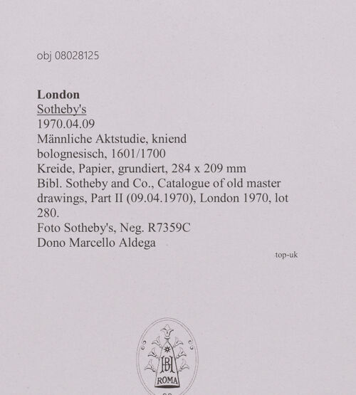 Rückseite von Sotheby's [https://www.deutsche-digitale-bibliothek.de/content/lizenzen/rv-ez/] Männliche Aktstudie, kniend - , bh607113_recto. Foto.