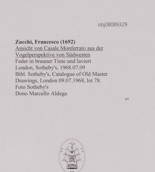 Rückseite von Sotheby's [https://www.deutsche-digitale-bibliothek.de/content/lizenzen/rv-ez/] Ansicht von Casale Monferrato aus der Vogelperspektive von Südwesten - , bh607221_recto. Foto.