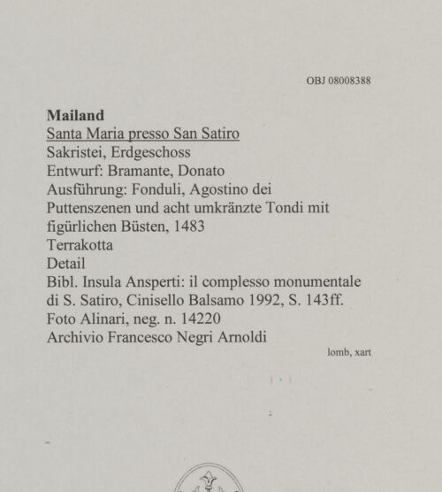 Rückseite von Alinari [https://www.deutsche-digitale-bibliothek.de/content/lizenzen/rv-ez/] Puttenszenen und acht umkränzte Tondi mit figürlichen Büsten - Detail, bh607544_recto. Foto.