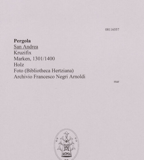 Rückseite von Bibliotheca Hertziana [https://www.deutsche-digitale-bibliothek.de/content/lizenzen/rv-ez/] Zwei Piedestale für BüstenPiedestal für die Büste eines bärtigen Mannes (Inv.-Nr. 1158) - linke Seite des Piedestals mit Wappen der Familien Vidaschi (oben) und Gabrielli (unten), bh607683_recto. Foto: Malter, Barbara.