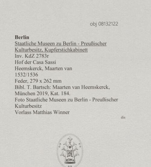 Rückseite von Staatliche Museen zu Berlin - Preußischer Kulturbesitz [http://creativecommons.org/publicdomain/mark/1.0/] Hof der Casa Sassi - , bh608420_recto. Foto.