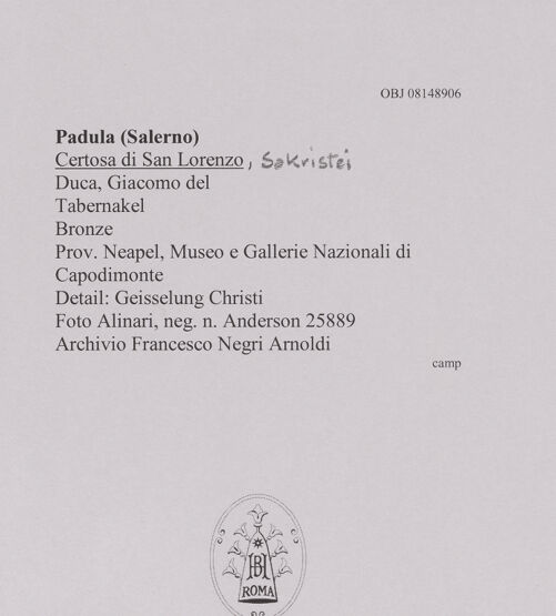 Rückseite von Alinari [https://www.deutsche-digitale-bibliothek.de/content/lizenzen/rv-ez/] Tabernakel - Detail: Geisselung Christi, bh608526_recto. Foto.