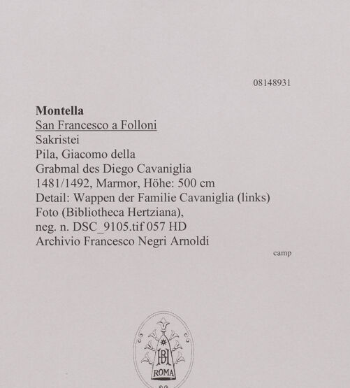 Rückseite von unbekannt [https://www.deutsche-digitale-bibliothek.de/content/lizenzen/rv-fz/] Grabmal des Diego I, Conte di Cavaniglia (gest. 1481) - Detail: Wappen der Familie Cavaniglia (links), bh608600_recto. Foto.