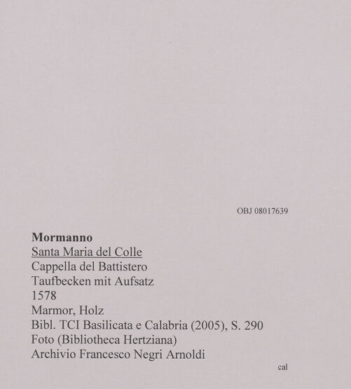 Rückseite von unbekannt [https://www.deutsche-digitale-bibliothek.de/content/lizenzen/rv-fz/] Taufbecken mit Aufsatz - Gesamtansicht, bh610011_recto. Foto.