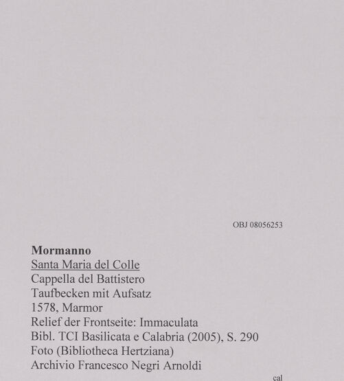 Rückseite von unbekannt [https://www.deutsche-digitale-bibliothek.de/content/lizenzen/rv-fz/] Taufbecken mit Aufsatz - Relief der Frontseite: Immaculata, bh610012_recto. Foto.