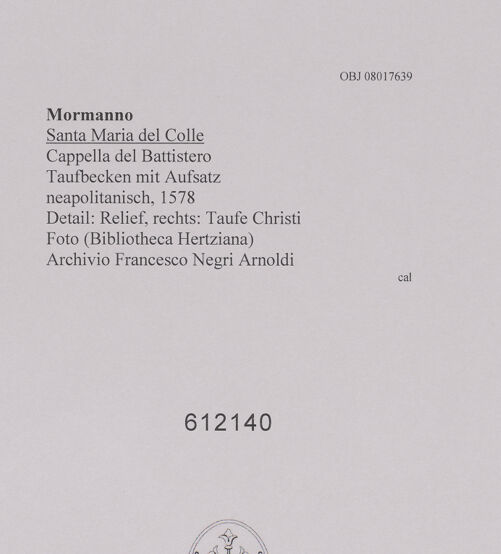 Rückseite von unbekannt [https://www.deutsche-digitale-bibliothek.de/content/lizenzen/rv-fz/] Taufbecken mit Aufsatz - Becken, Relief, rechts: Taufe Christi, bh612140_recto. Foto.